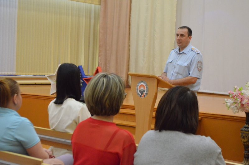 Ирбитские полицейские приняли участие в общешкольном родительском собрании в школе №9 города Ирбита